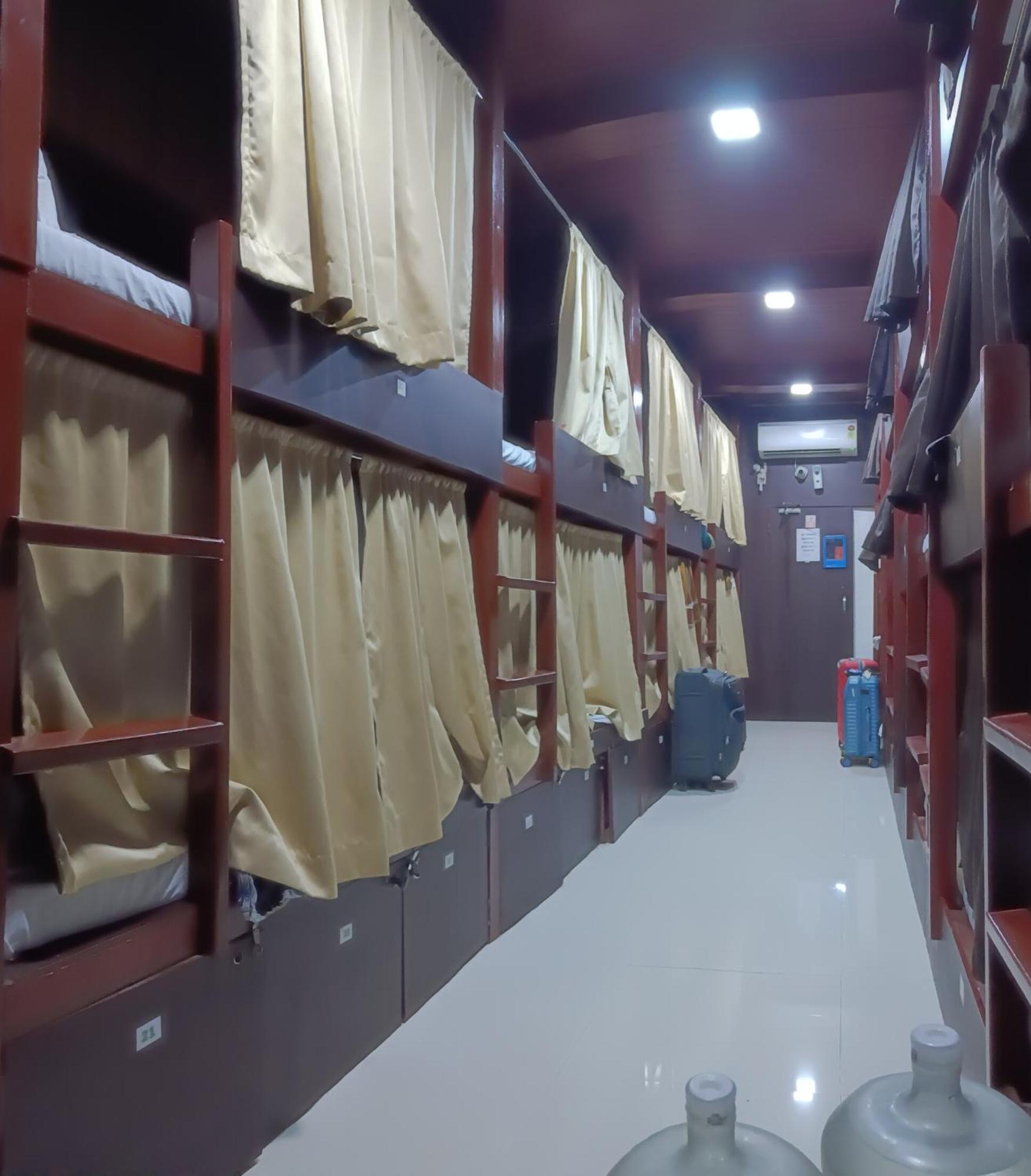 Asra Dormitory For Male And Female Bombay Exterior foto